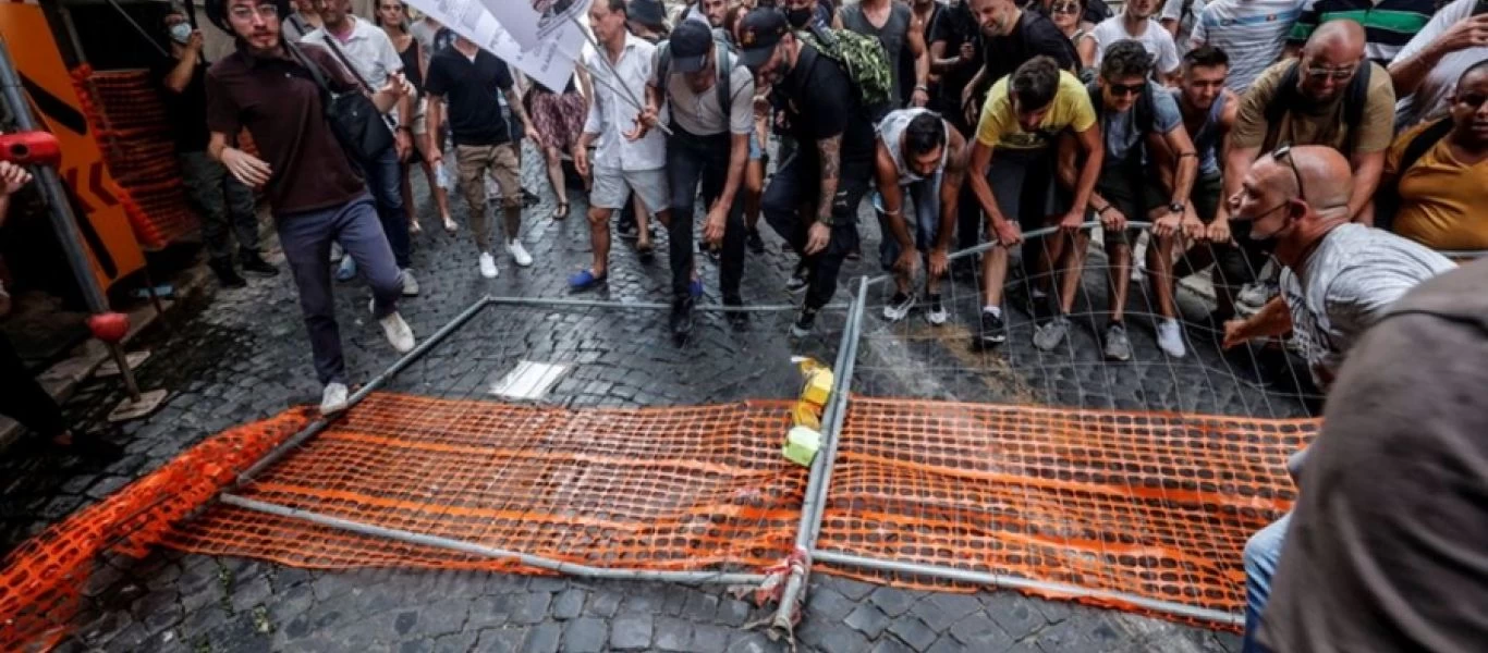 Έτοιμη να «εκραγεί» η Ιταλία λόγω του «πάσου»- Ετοιμάζονται μαζικές κινητοποιήσεις σε 54 σταθμούς τρένου